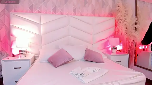 Charlotte hall  online show from September 2025 03:22:01 AM