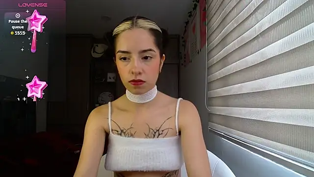 Kittyross online show from April 2026 05:35:02 PM