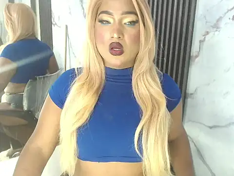 AuroraRoss online show from November 2025 06:44:01 AM