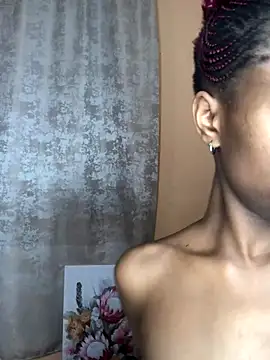 Caramel102004 online show from November 2025 08:14:01 PM