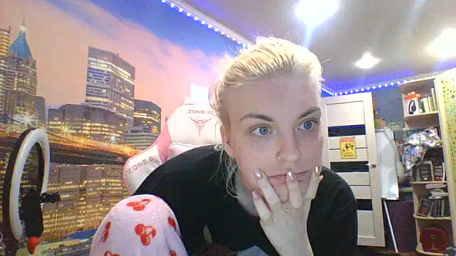 Veyriona online show from June 2026 05:36:01 PM