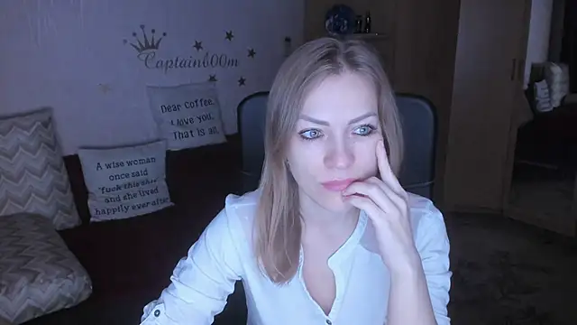 Tiffany Bates online show from October 2025 03:25:01 AM