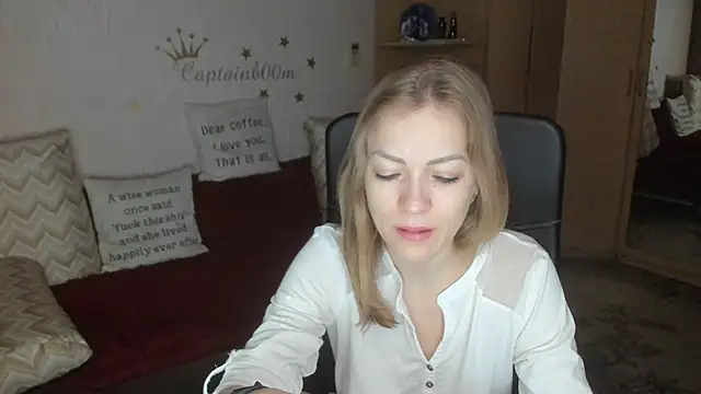 Tiffany Bates online show from October 2025 03:30:01 AM