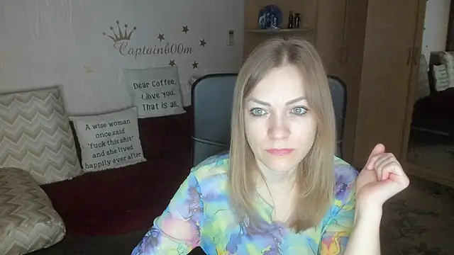 Tiffany Bates online show from November 2025 03:38:02 AM