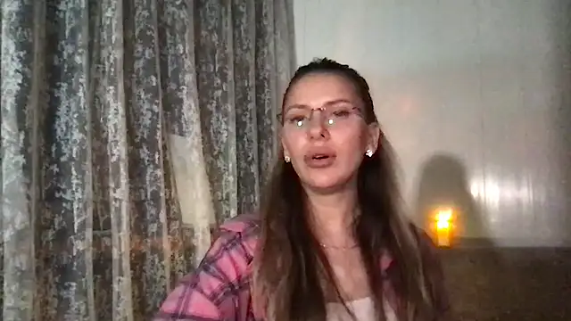 Ceryanna online show from November 2025 02:00:02 AM