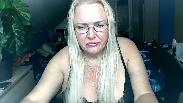 Snapshot of Sandy-Summer chatting on October 2025 03:01:01 PM Sandy-Summer online show from October 2025 03:01:01 PM