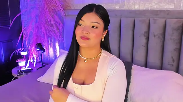 EmmaBlossom online show from October 2025 07:34:02 PM