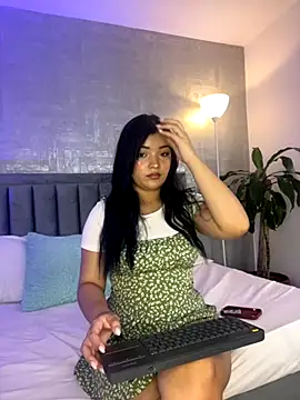 EmmaBlossom online show from November 2025 07:19:02 PM