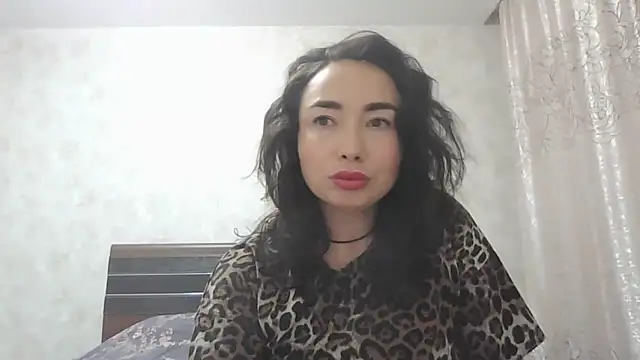 Cynariva online show from November 2025 02:00:01 PM