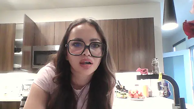 Elyrisse online show from October 2025 11:09:02 PM