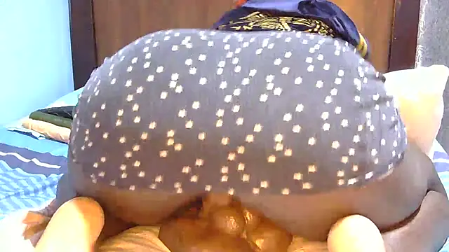 SpiceySnack online show from February 2026 03:17:01 AM