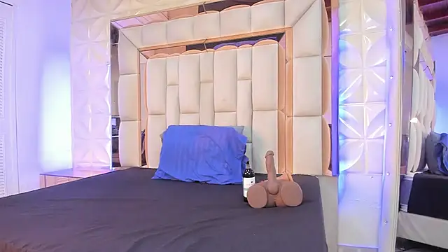 Sarah Adamss online show from November 2025 12:27:01 PM