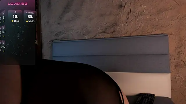 skarlet miller  online show from October 2025 11:30:01 AM