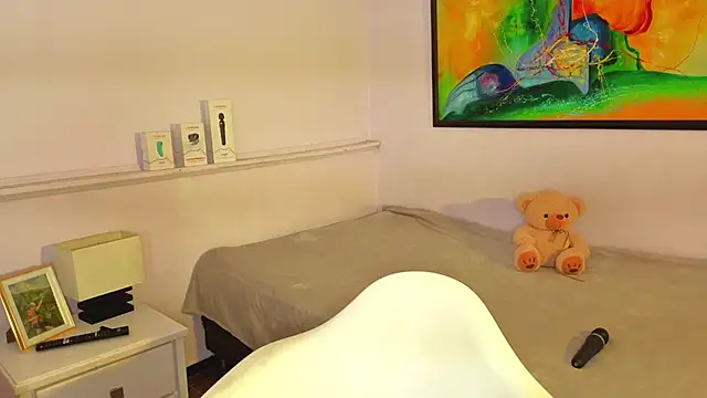 katiaa lovv online show from April 2026 12:10:01 PM