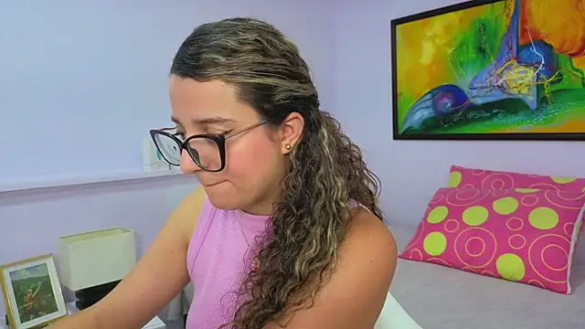 katiaa lovv online show from April 2026 09:10:01 AM