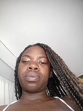 Nahomyyy online show from November 2025 12:05:02 PM