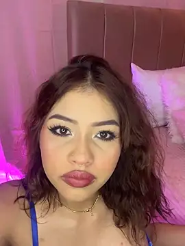 Mia Valmont online show from October 2025 11:41:02 AM