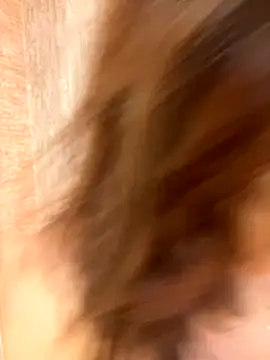 Mia Valmont online show from November 2025 02:46:01 PM