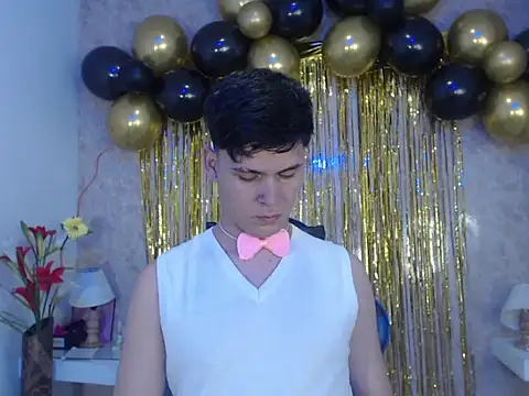 Aaron Foxxx online show from October 2025 11:53:02 AM