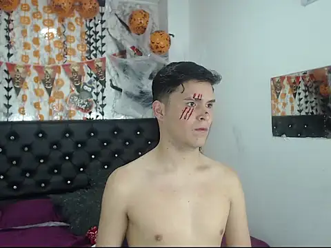 Aaron Foxxx online show from October 2025 09:39:01 PM