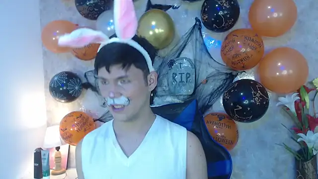 Aaron Foxxx online show from October 2025 01:40:02 PM