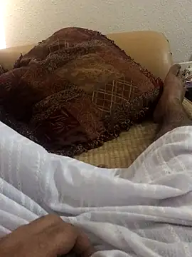 Yassesexy online show from September 2025 10:31:02 AM