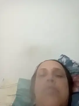 Crisribeiro online show from December 2025 02:45:02 PM