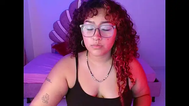 Snapshot of BlueeVelvet chatting on September 2025 03:10:02 AM BlueeVelvet online show from September 2025 03:10:02 AM