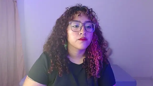 Snapshot of BlueeVelvet chatting on September 2025 07:40:02 PM BlueeVelvet online show from September 2025 07:40:02 PM