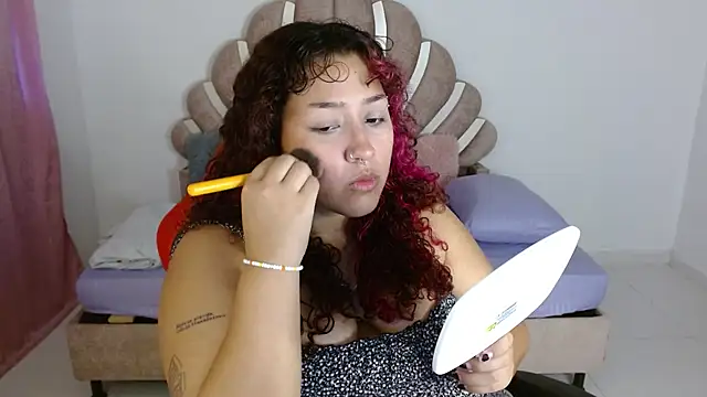 Snapshot of BlueeVelvet chatting on October 2025 05:55:02 PM BlueeVelvet online show from October 2025 05:55:02 PM