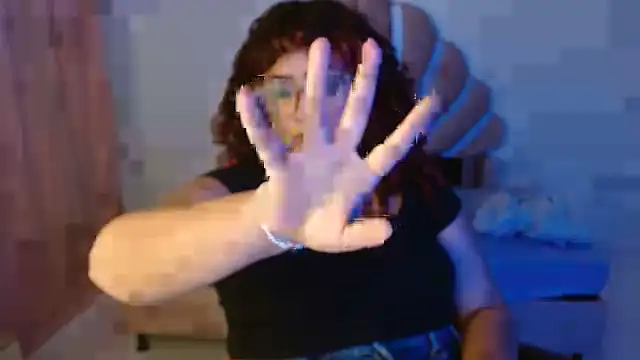 Snapshot of BlueeVelvet chatting on October 2025 03:25:02 AM BlueeVelvet online show from October 2025 03:25:02 AM