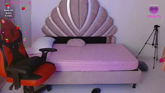 Snapshot of BlueeVelvet chatting on October 2025 12:47:01 AM BlueeVelvet online show from October 2025 12:47:01 AM