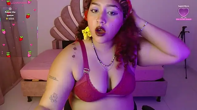 Snapshot of BlueeVelvet chatting on October 2025 11:17:02 PM BlueeVelvet online show from October 2025 11:17:02 PM