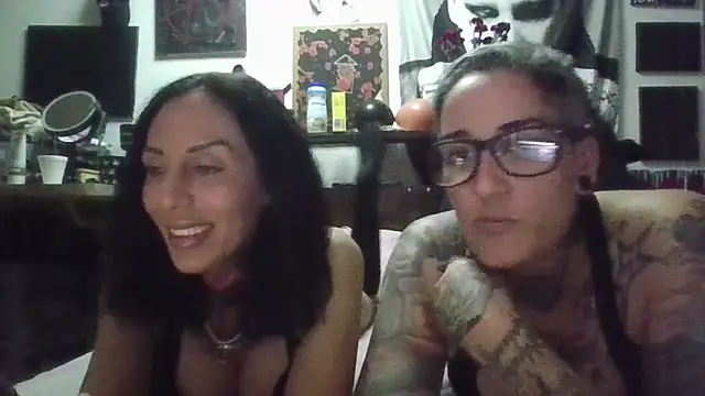 Snapshot of inkdmagz chatting on November 2025 01:27:01 AM inkdmagz online show from November 2025 01:27:01 AM