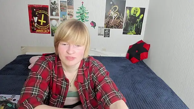 Cattie w  online show from March 2026 01:24:02 AM