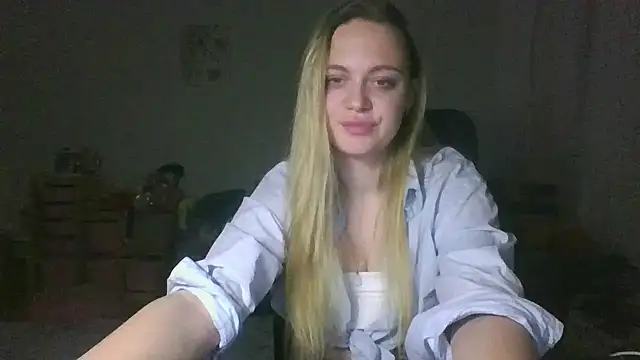 Snapshot of Cynoraye chatting on February 2026 09:53:02 PM Cynoraye online show from February 2026 09:53:02 PM