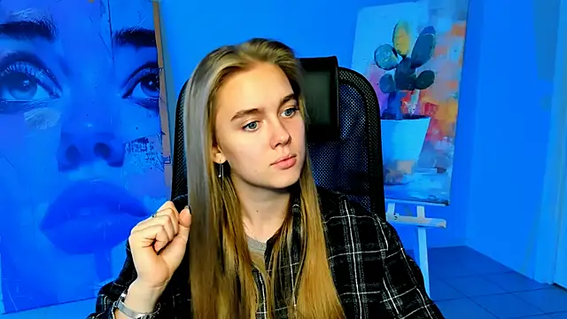 JuneWoods online show from October 2025 09:08:02 AM