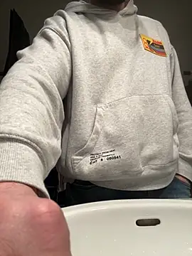 Snapshot of straight2fucked chatting on March 2026 06:47:01 PM straight2fucked online show from March 2026 06:47:01 PM