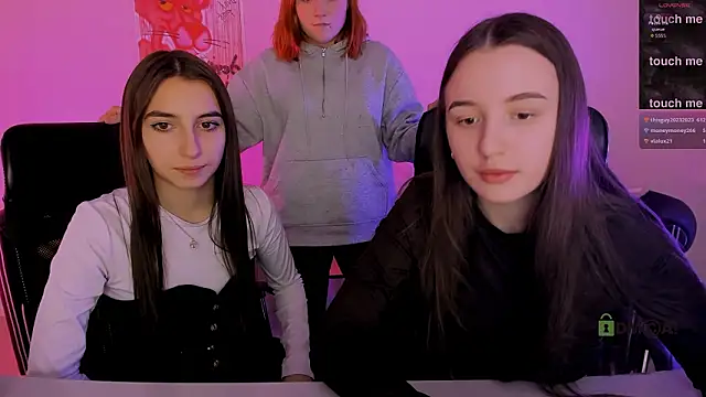 Snapshot of leslie_bird chatting on February 2026 01:04:01 PM leslie bird online show from February 2026 01:04:01 PM