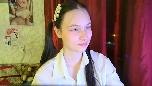 LolaVibe online show from November 2025 07:13:02 PM