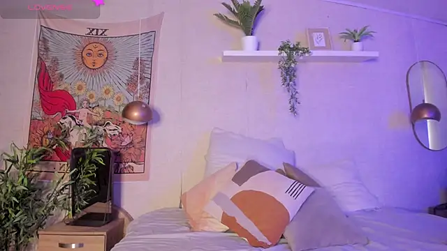 Snapshot of Violeta_dh chatting on January 2026 12:43:01 PM Violeta dh online show from January 2026 12:43:01 PM