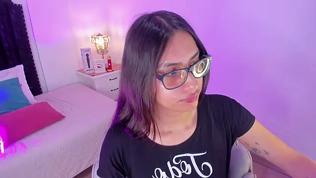 Snapshot of cherrylady_02 chatting on October 2025 12:52:02 PM cherrylady 02 online show from October 2025 12:52:02 PM