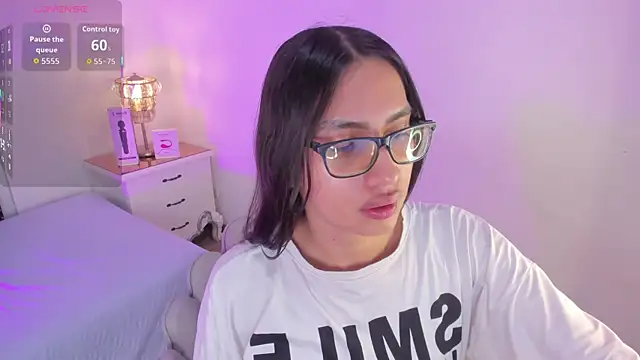 Snapshot of cherrylady_02 chatting on November 2025 12:07:01 PM cherrylady 02 online show from November 2025 12:07:01 PM