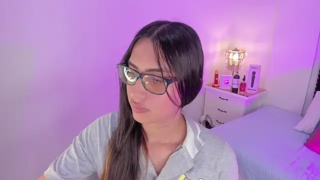 Snapshot of cherrylady_02 chatting on November 2025 12:59:01 PM cherrylady 02 online show from November 2025 12:59:01 PM