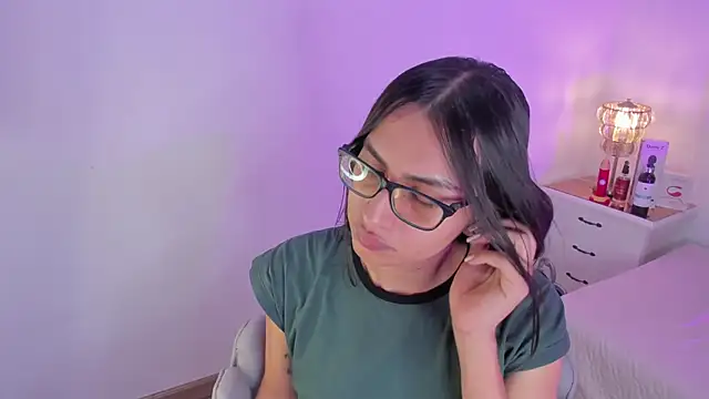 Snapshot of cherrylady_02 chatting on November 2025 12:38:01 PM cherrylady 02 online show from November 2025 12:38:01 PM