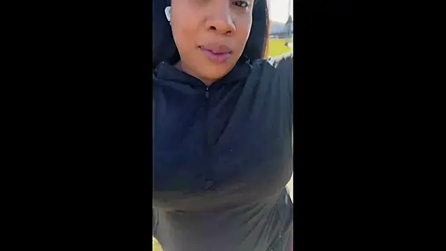 NeliaHexxen online show from November 2025 06:19:02 PM