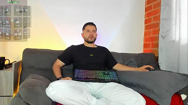 TomSloam online show from October 2025 01:12:02 PM