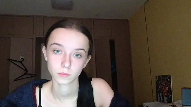 Emilia Light online show from October 2025 06:00:01 AM