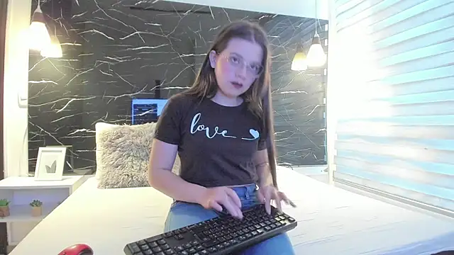 ZOE LE online show from January 2026 11:37:02 AM