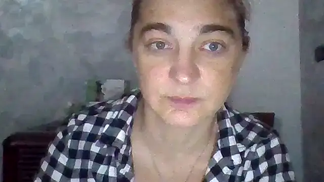 Snapshot of GoldenAngelMilf chatting on October 2025 04:19:02 PM GoldenAngelMilf online show from October 2025 04:19:02 PM